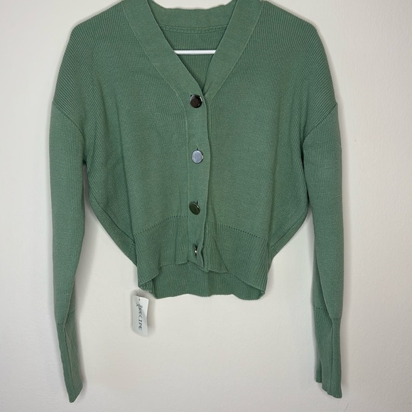 Sweaters - Medium Green Korean Brand Green Cardigan